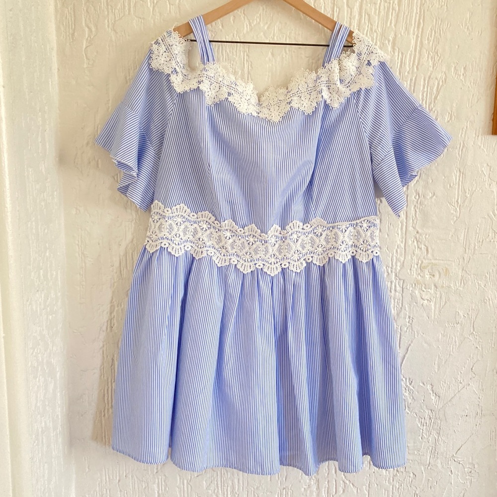 Koko By LovedRobe Blue and White Striped Off The Shoulder Dress Size 22